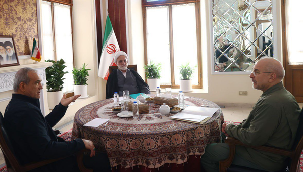 جلسه سران قوا با محوریت مسائل اقتصادی و معیشتی برگزار شد