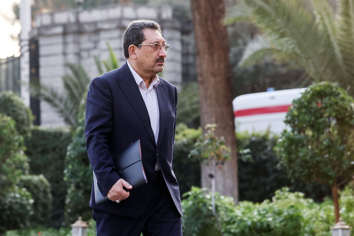 وزیر صمت بامداد امروز به بلاروس رفت