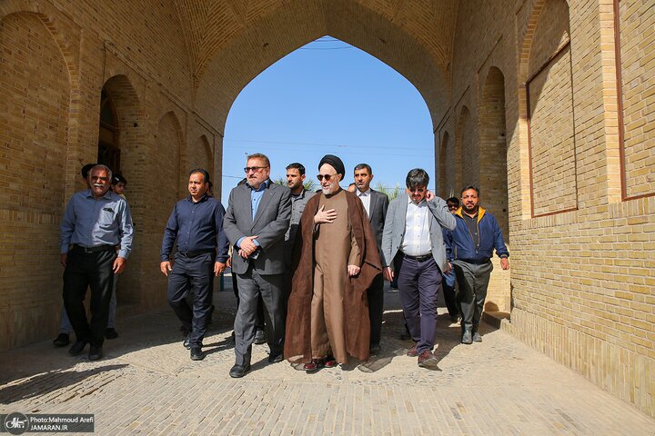 سید محمد خاتمی بر مزار پدر + تصاویر