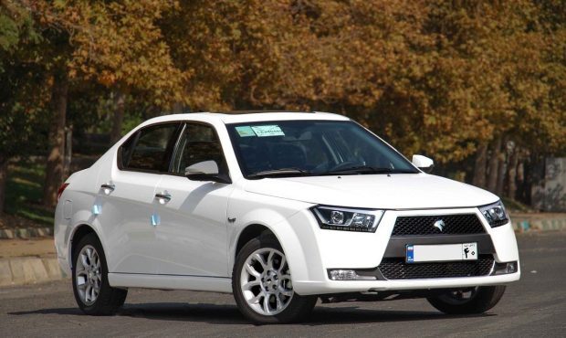 عکس| استایل آکروماتیک ماهور الوند با وست کژوال و مانتو راه راه