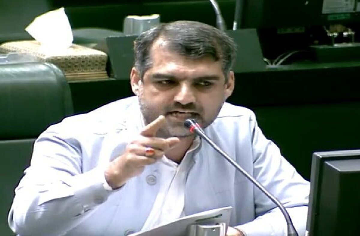 رئیسی: خجالت میکشم آمار مهاجرت نخبگان را بگویم| اساتید را اتاق نشین کرده‌اید