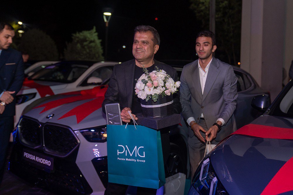 خودروی BMW مدل ۲۰۲۵ زیر پای مدافعان وطن