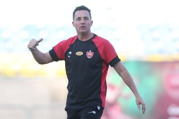 به حاشیه‌ها کاری ندارم، پرسپولیس باید بجنگد