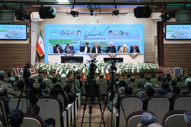 پزشکیان: نارضایتی‌ها تقصیر مردم نیست، تقصیر مدیران است