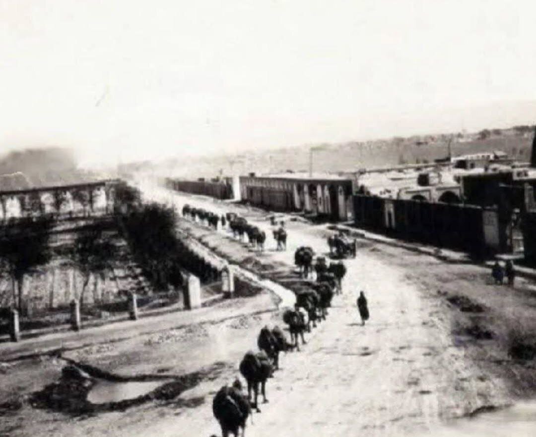 عکس| خیابان ولیعصر تهران وقتی هنوز خاکی بود عکس| خیابان ولیعصر تهران وقتی هنوز خاکی بود