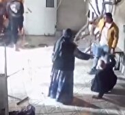 فیلم| حمله اراذل‌ و اوباش به زوج سالخورده در اهر