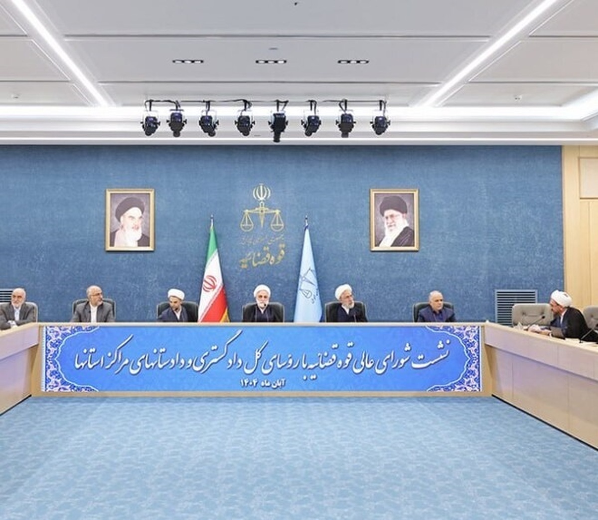 رئیس قوه قضاییه: مسئولان قضایی لحظه‌ای از حمایت مردم غافل نشوید