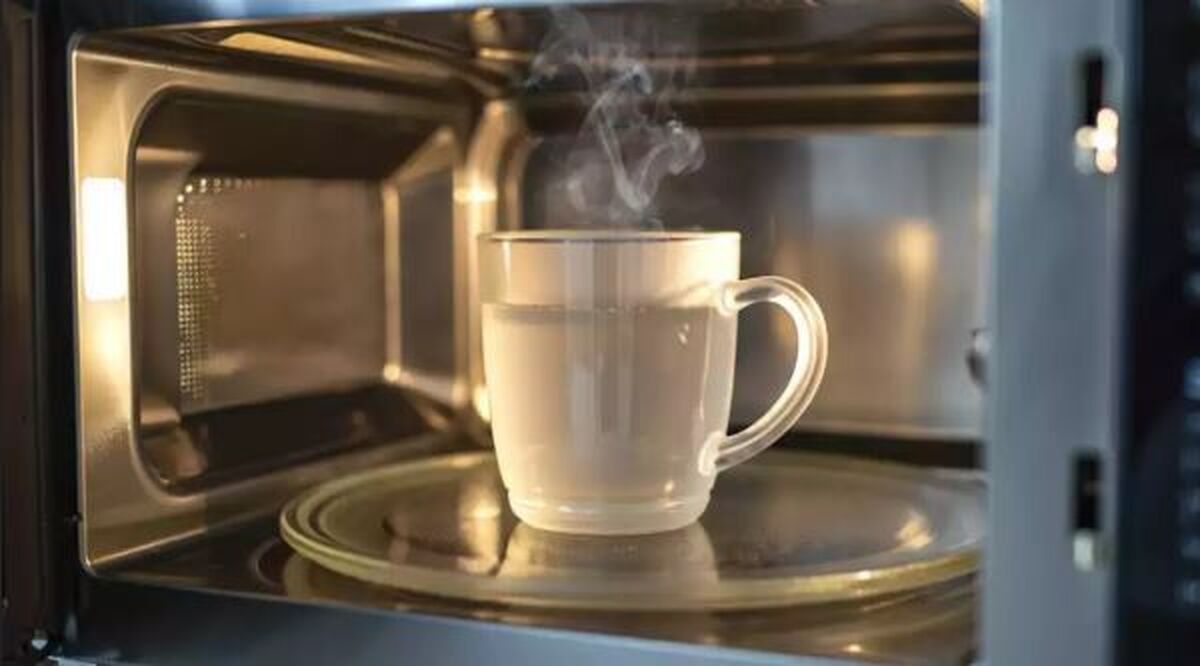 آب را در مایکروویو نجوشانید!؛ به این دلایل