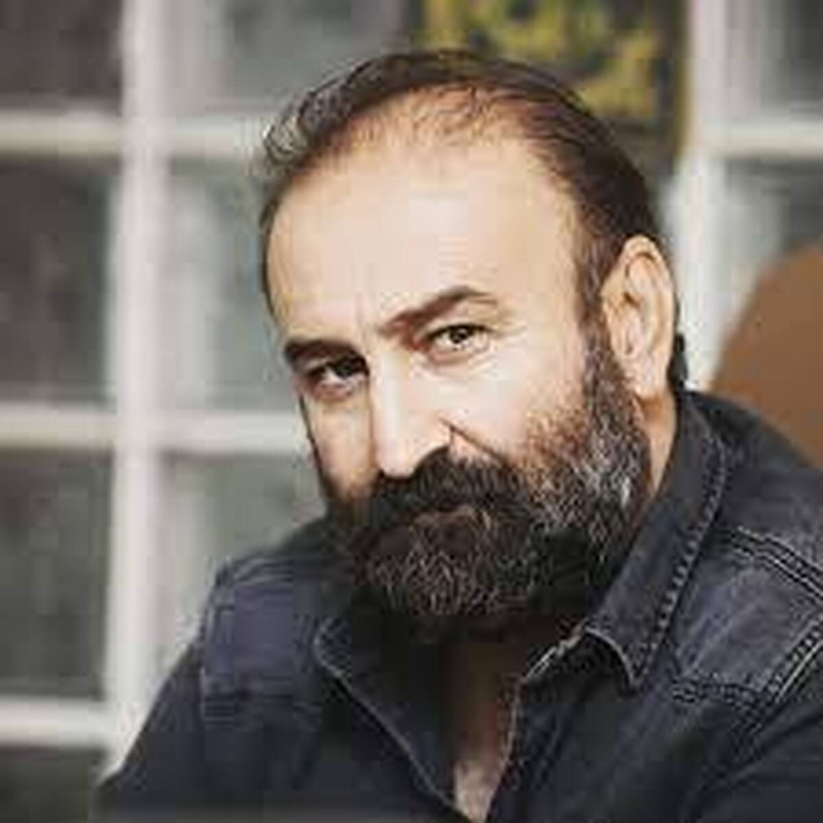 عکس| نگاهی به خونه زندگی مهران احمدی