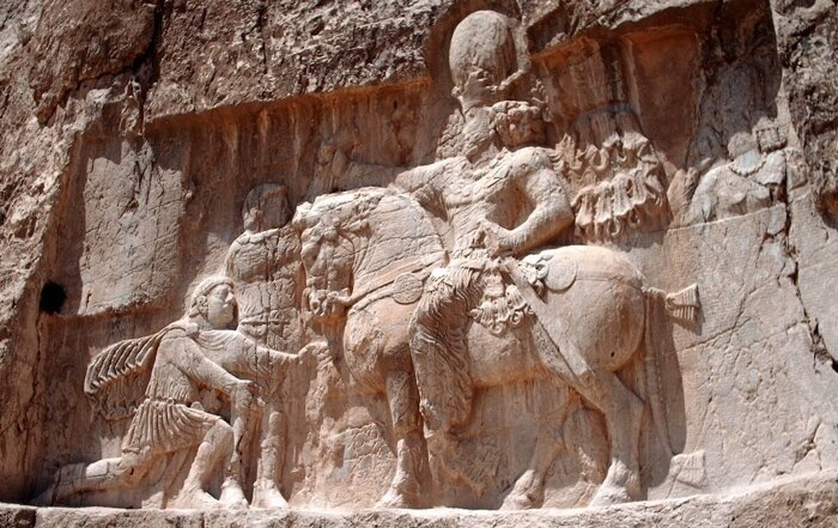 شاپور اول کیست که امپراتور روم مقابلش زانو زد