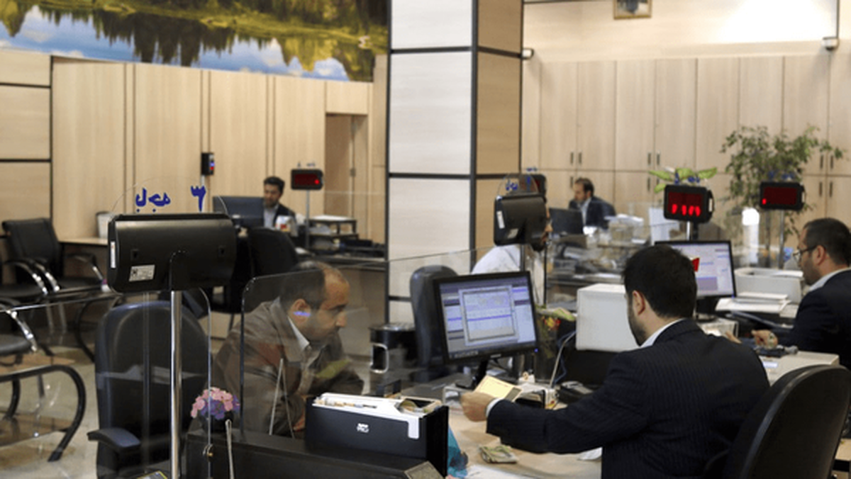 این موسسه اعتباری پول حقوق کارمندانش را هم ندارد