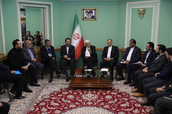 دیدار عارف با نمایندگان دانشجویان ایرانی دانشگاه‌های روسیه