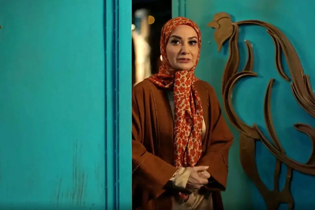 عکس|نگاهی به چیدمان منزل شاهانه و ایرانی فهیمه سریال پایتخت