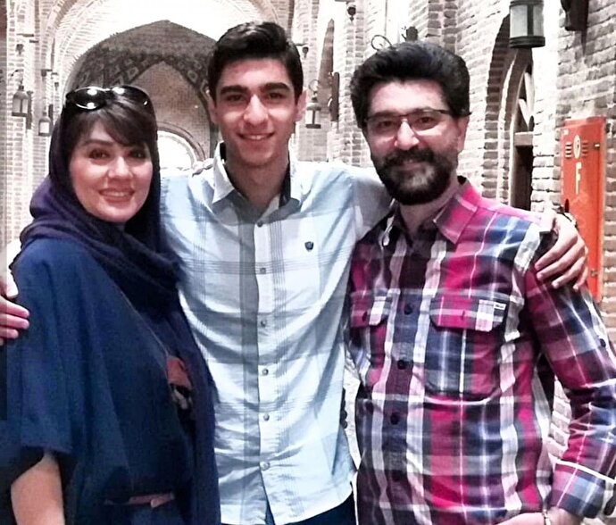 فیلم| لحظه ناراحت‌کننده خداحافظی امیرحسین مدرس با پسرش پیش از مهاجرت