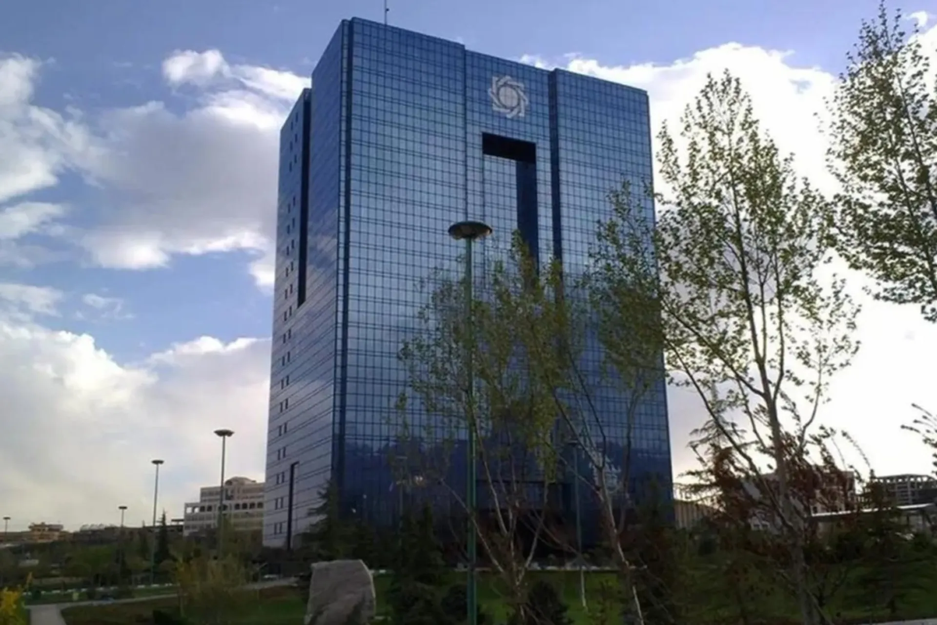 بانک مرکزی: تبلیغات وام در فضای مجازی کلاهبرداری است