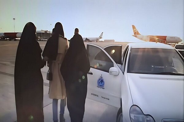 استرداد یک زن به اتهام کلاهبرداری در زمینه رمز ارز به کشور