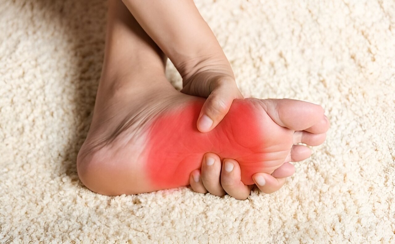 داغ شدن کف پا یعنی به این بیماری‌ها مبتلا هستید