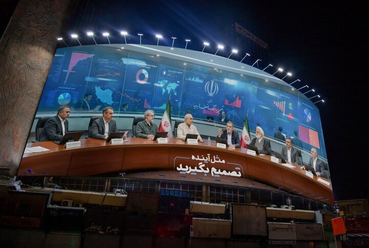 عکس| دیوارنگاره جدید میدان ولیعصر (عج) رونمایی شد عکس| دیوارنگاره جدید میدان ولیعصر (عج) رونمایی شد