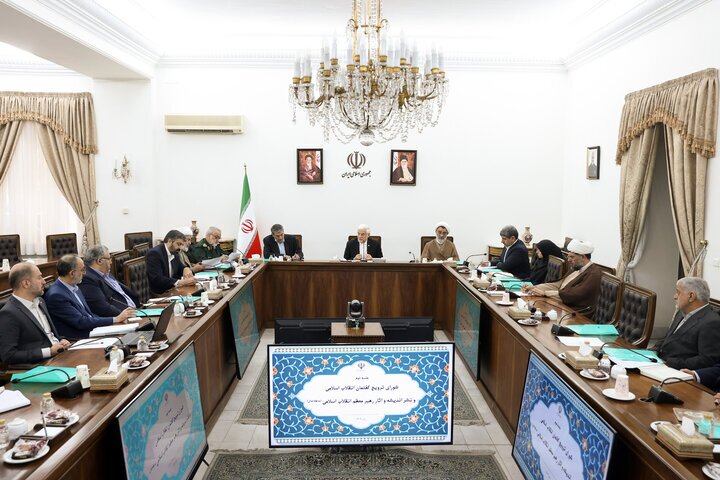 عارف: نباید در کشور از ناامیدی سخن بگوییم