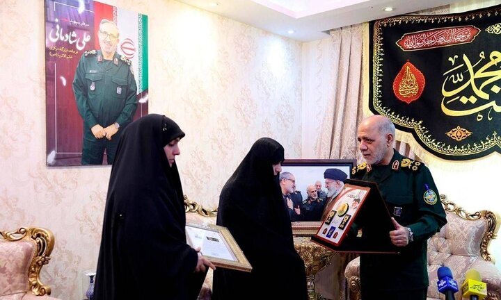 اعطای درجه سپهبدی به شهید علی شادمانی