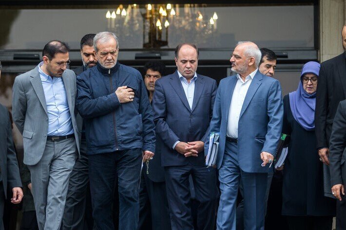 فوری؛ نشست غیرعلنی دولت برای تغییر یک وزیر