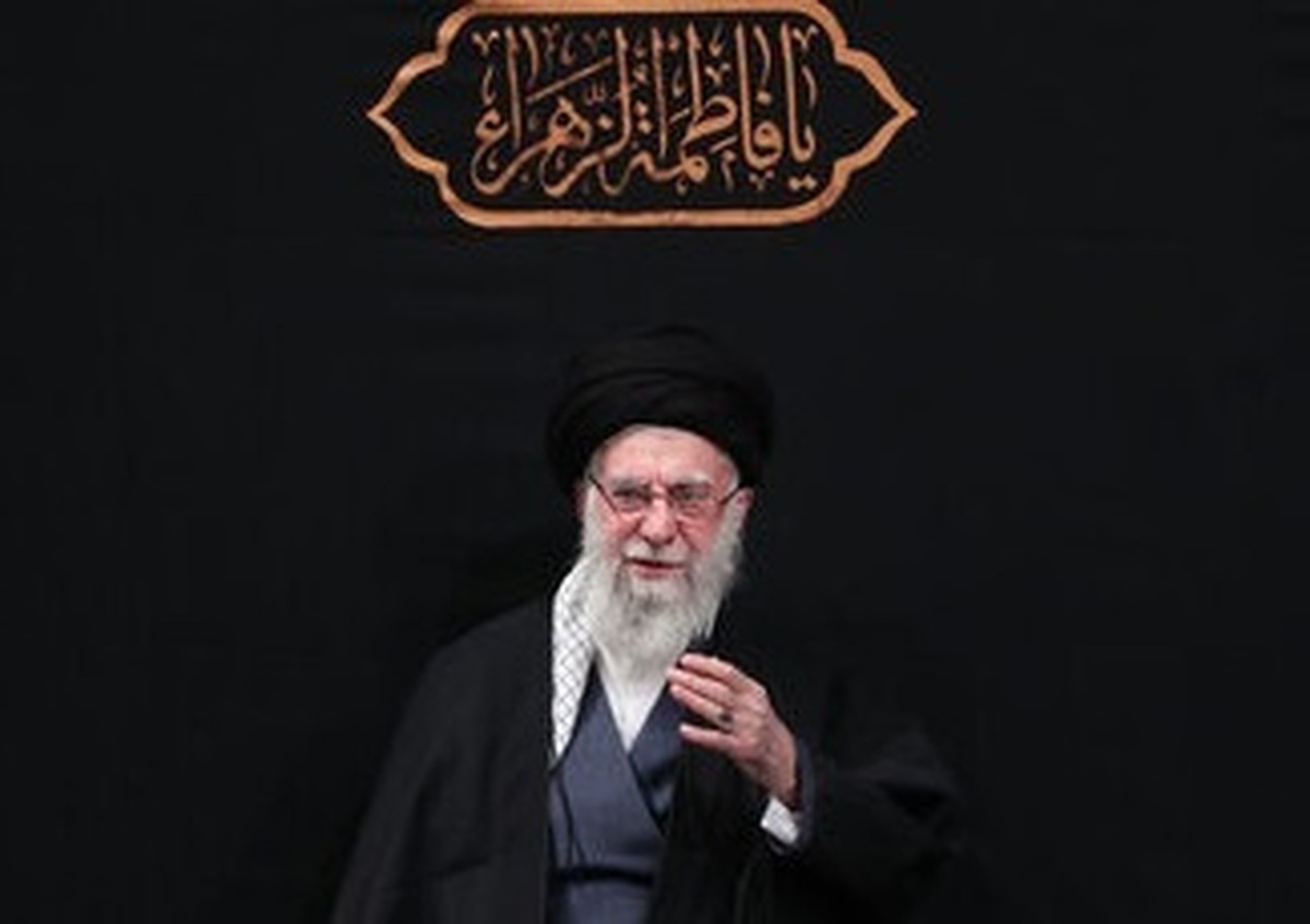 اولین شب مراسم عزاداری شهادت حضرت زهرا در حسینیه امام خمینی+ عکس