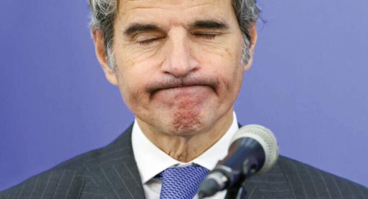 وقتی گروسی سرش را مثل کبک زیر برف می کند!