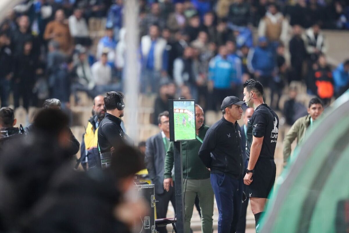 VAR در بازی استقلال چه تصمیماتی گرفت؟