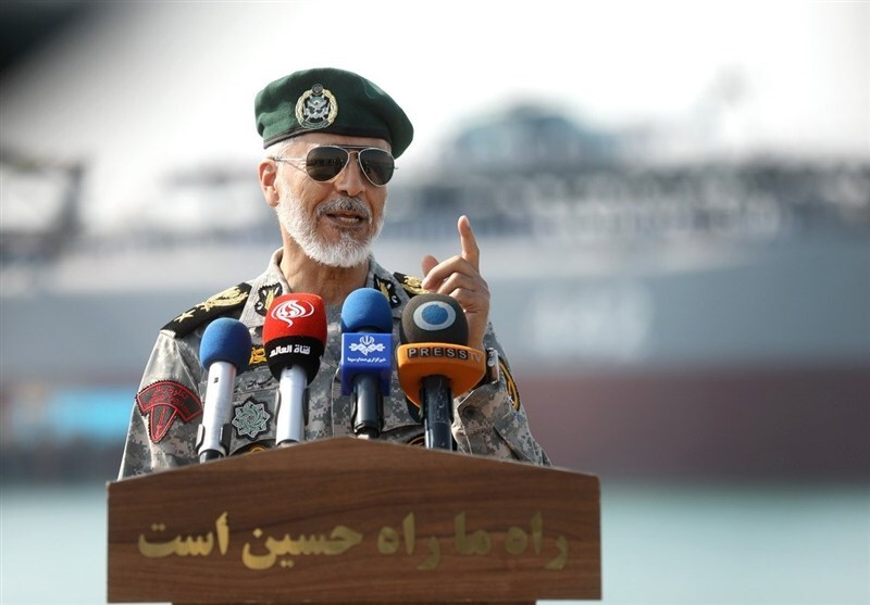 دریادار سیاری: ناوشکن جماران نماد خودکفایی کشور است