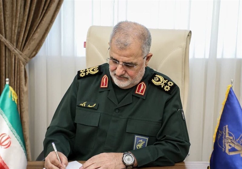 سرلشکر پاکپور: مادران و همسران شهدا الگویی ماندگار برای نسل‌های آینده هستند