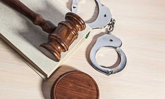 نقش وکیل کیفری در پرونده جعل اسناد