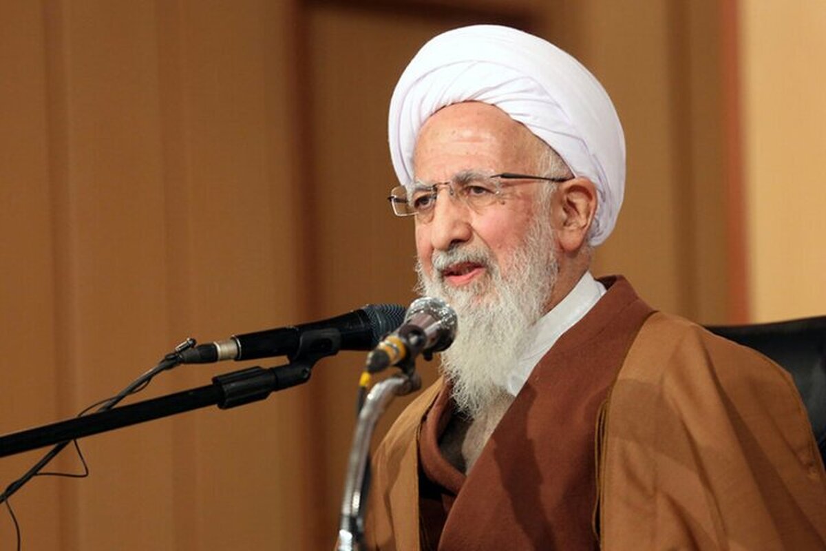 آیت الله جوادی آملی: آبروی ملت دست مسئولین امانت است
