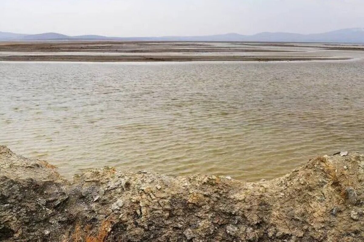 بازگشت آب به بستر خشک دریاچه ارومیه | تراز دریاچه به ۴۰ سانتیمتر رسید