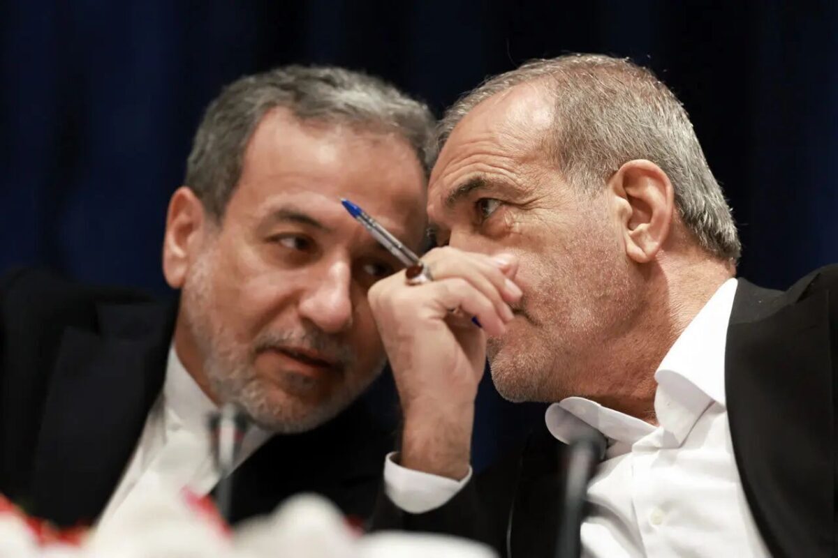 پزشکیان بافت؛ عراقچی پنبه کرد!