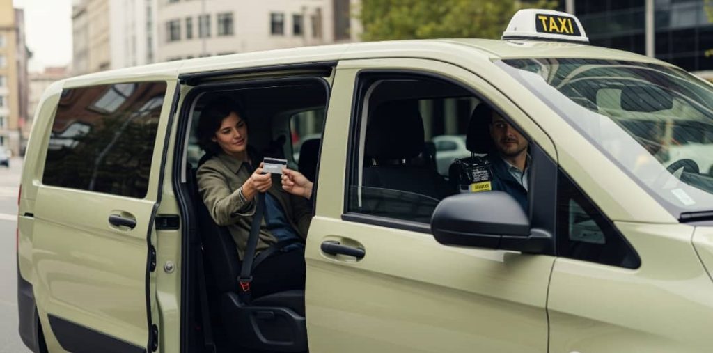 کرایه تاکسی با افزایش قیمت بنزین تغییر می‌کند؟