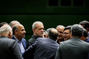 سکوت  پزشکیان در قبال عملکرد وزرا، اعتبار رئیس‌جمهور را زیر سؤال می‌برد!