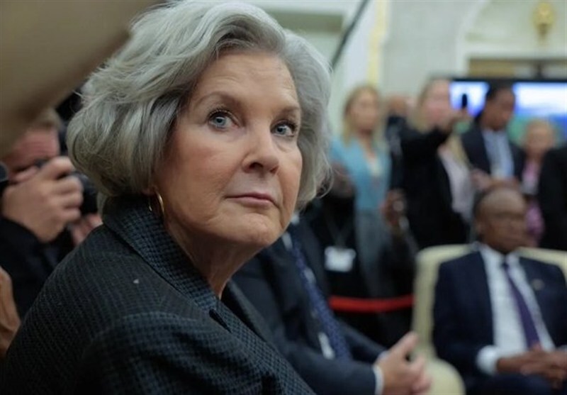 رئیس دفتر کاخ سفید: دونالد ترامپ الکلی است