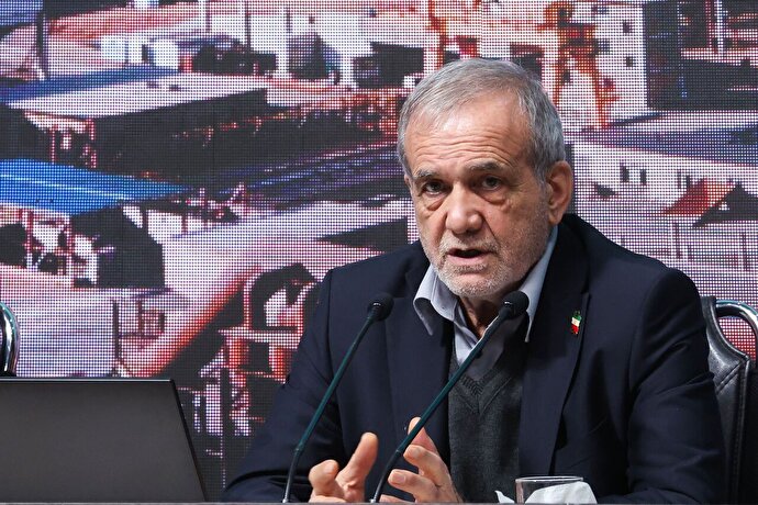 فیلم| کنایه پزشکیان به نمایندگان مجلس: وایستا کنار و هی بگو لنگش کن!