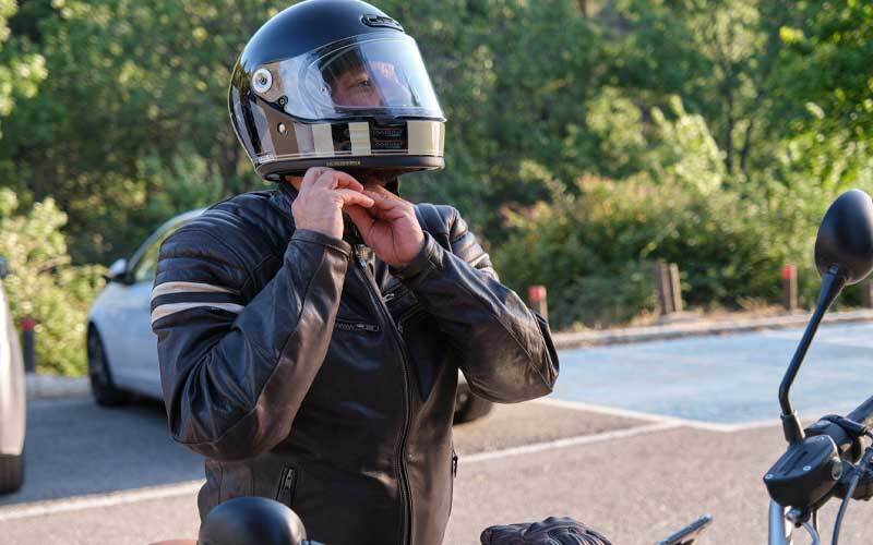 چرا باید از کلاه کاسکت استفاده کنیم؟