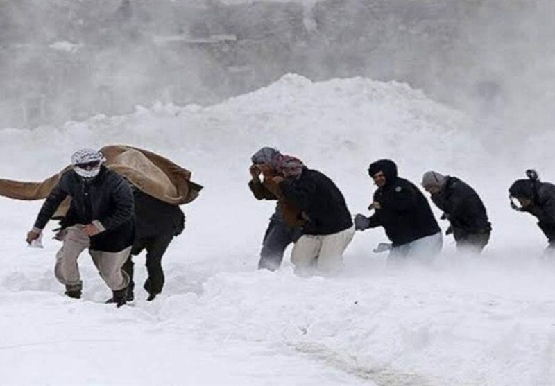 نجات 2 هزار مهاجر گرفتار در کولاک و برف در مرزهای ایران و افغانستان