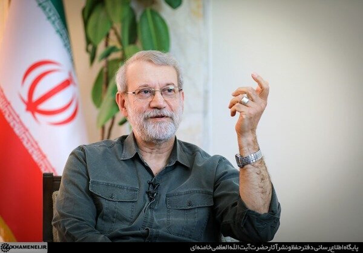 عکس| هدیه‌ متفاوت رئیس مجلس ملی پاکستان به علی لاریجانی