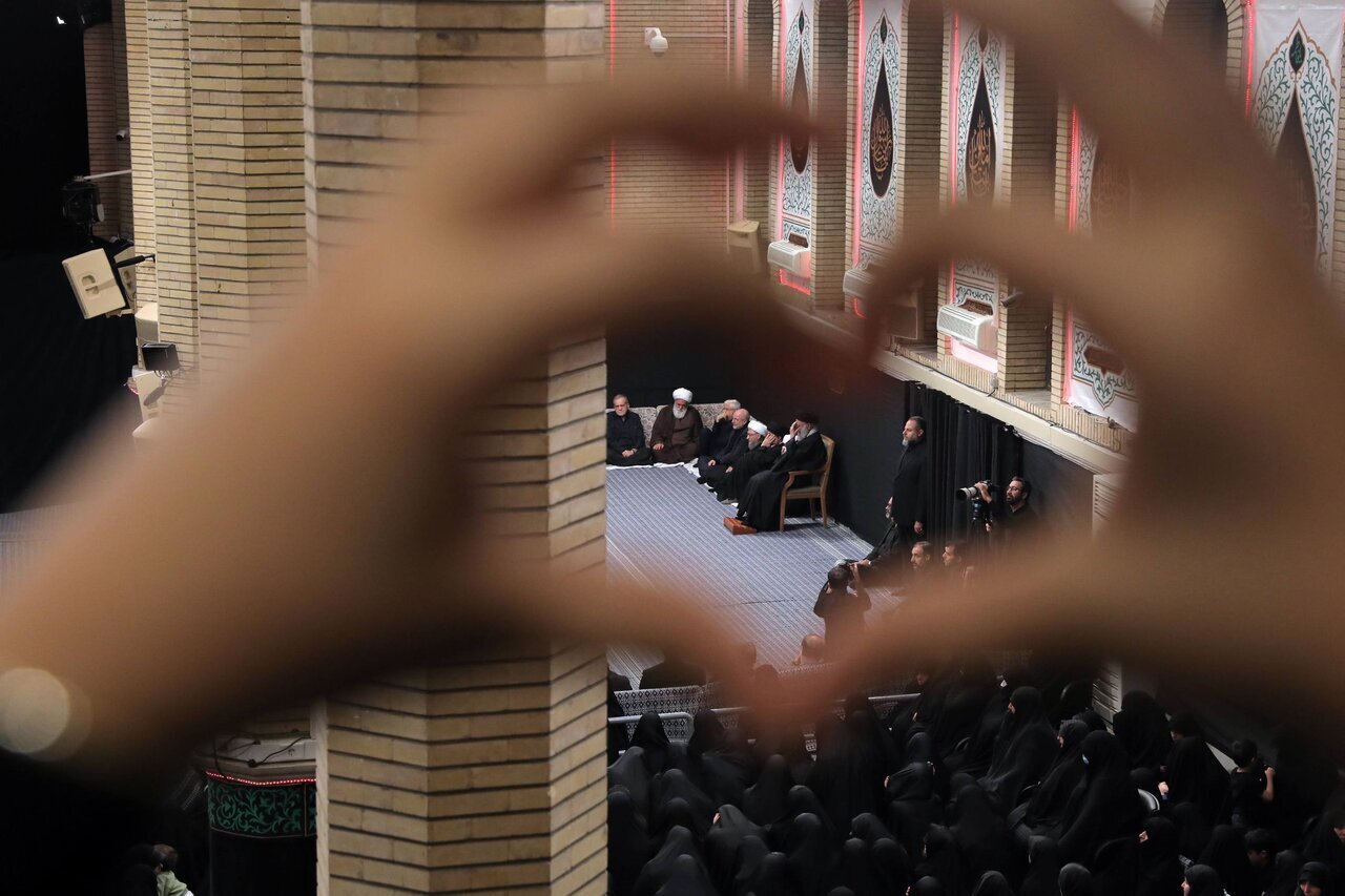 عکس| ثبت تصویر خاص در حسینیه امام خمینی از رهبر انقلاب