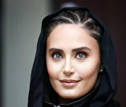 عکس| ریلکس کردن و کتاب خوانی الناز شاکردوست در یک کلبه روستایی