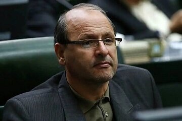 همه نمایندگان مجلس سیم کارت سفید دارند