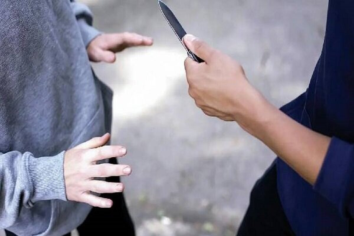 سرقت به عنف و زورگیری از جرایم سنگین محسوب می‌شود