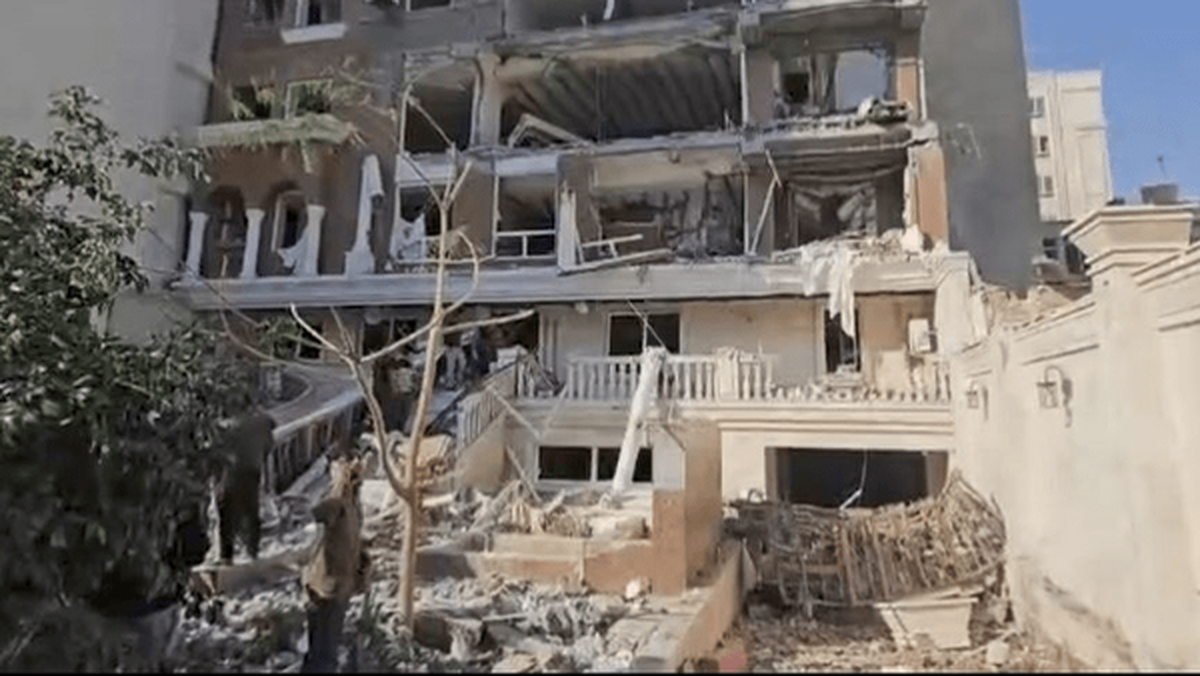 ۸۵ هزار نقطه مسکونی، مدرسه و بیمارستان، هدف دشمن بوده است