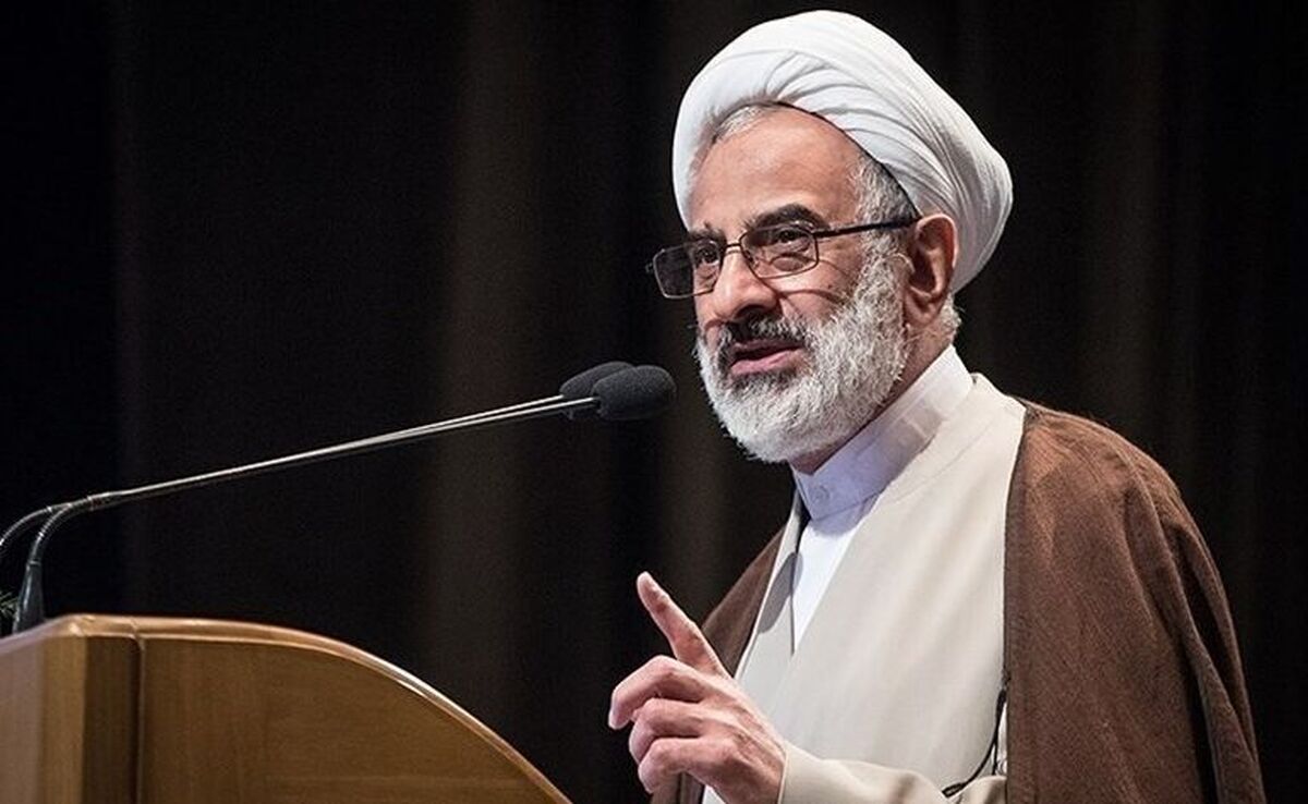 کار دولتمردان نظریه پردازی نیست