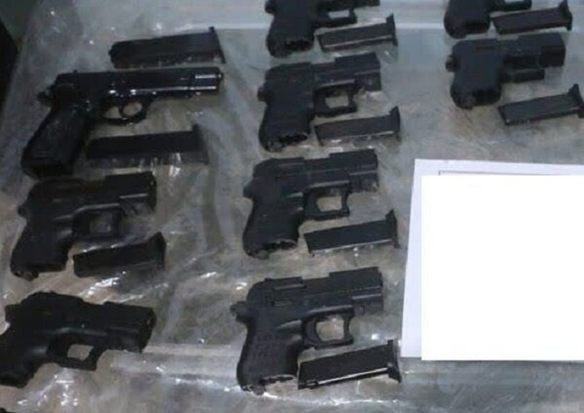 کشف ۴۰ قبضه کلت جنگی در مرز‌های آذربایجان غربی