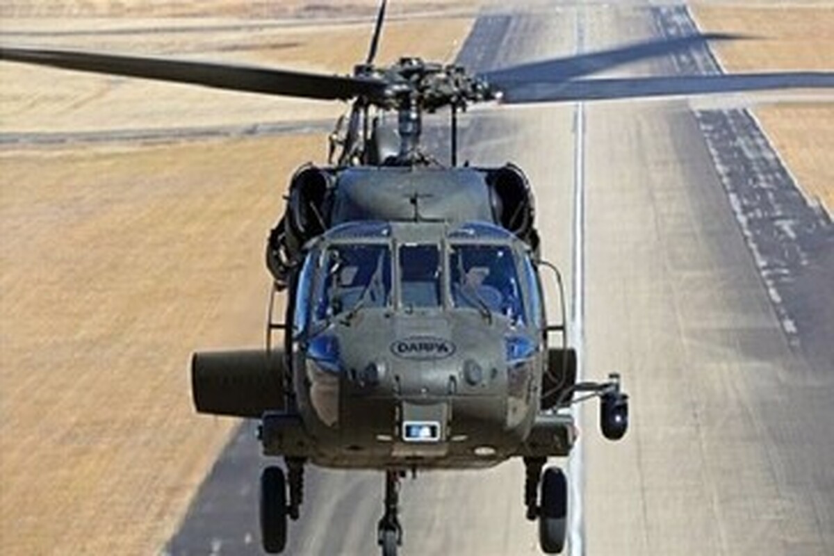 فیلم| لحظه دیدنی اصابت دقیق پهپاد ایران و انهدام رادار کلیدی آمریکا