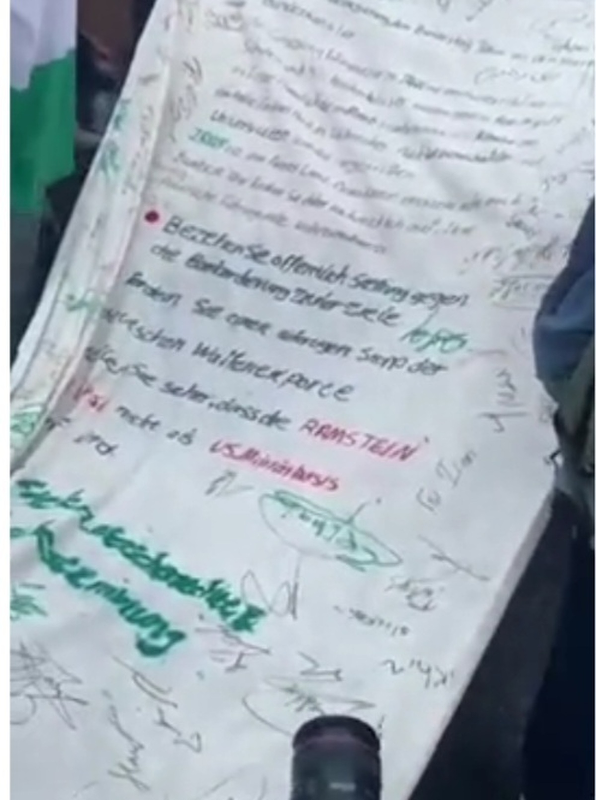 مورفی: نمی‌گذاریم یک پیرمرد خودشیفته، پول ما را در جنگی خطرناک هدر دهد